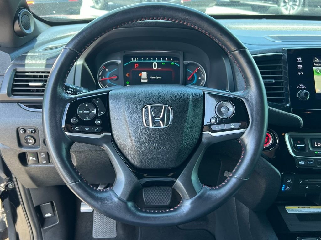 2021 Honda Pilot Black Edition photo 5