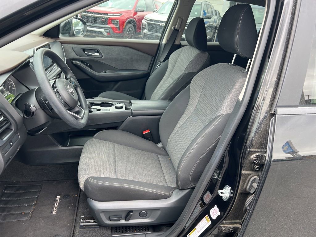2023 Nissan Rogue SV - Photo 25