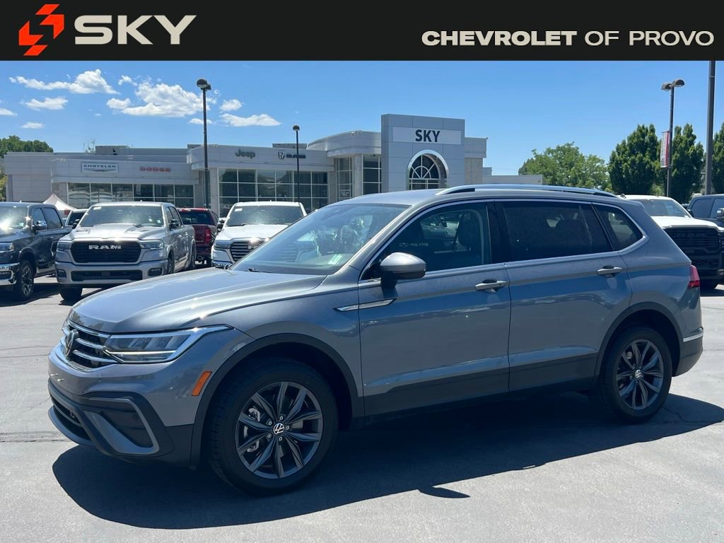 2023 Volkswagen Tiguan SE photo 2