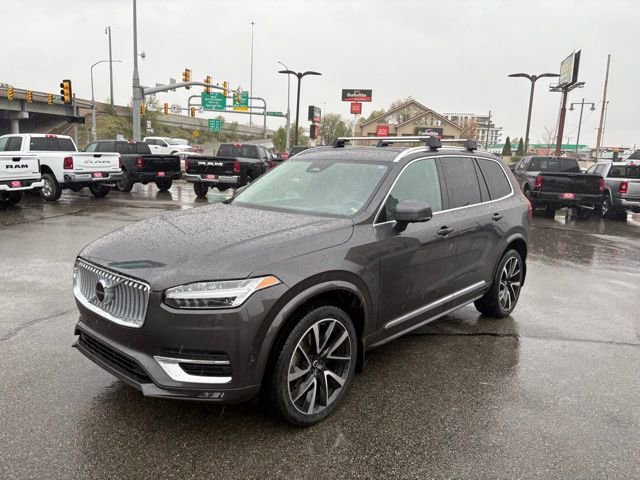 2023 Volvo XC90 B5 AWD Plus photo 2