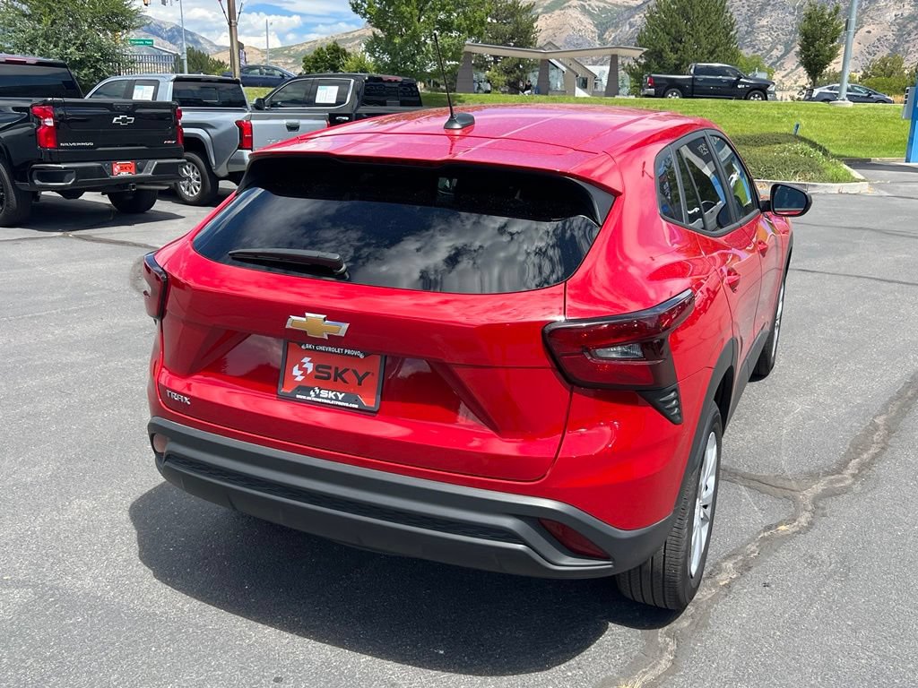 2026 Chevrolet Trax LS - Photo 10
