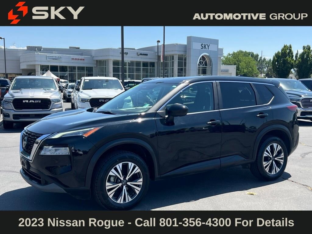 Used 2023 Nissan Rogue SV