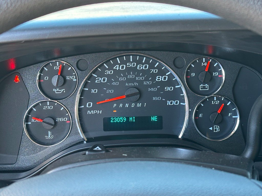 2025 Chevrolet Express Passenger LS - Photo 35