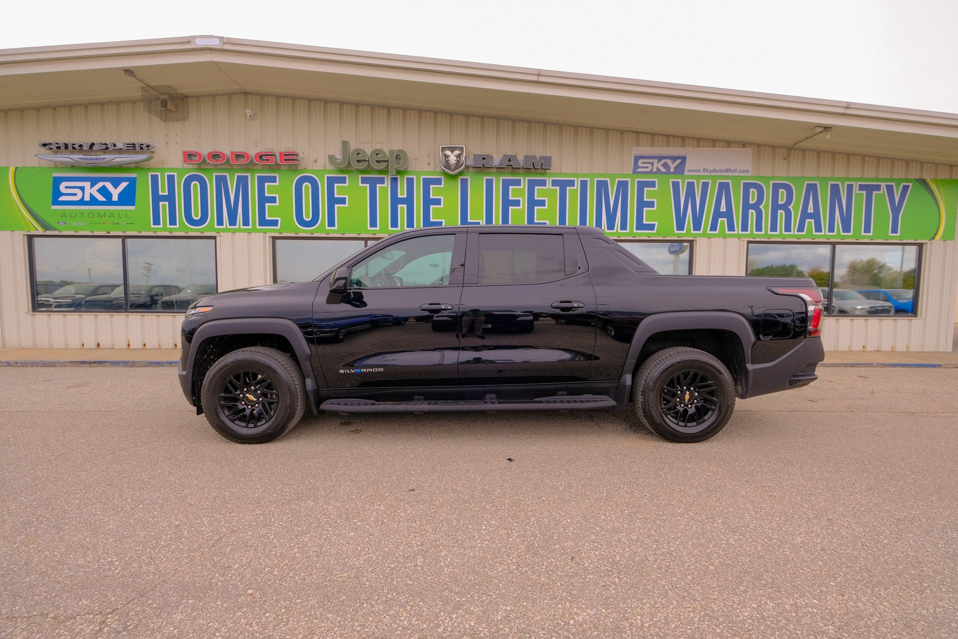 Used 2026 Chevrolet Silverado EV LT with VIN 1GC10YEH3TU400343 for sale in Newhall, IA