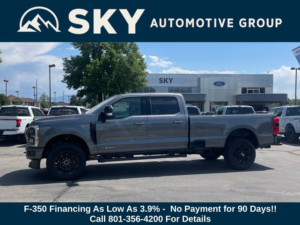 2025 Ford F-350 Lariat photo 2