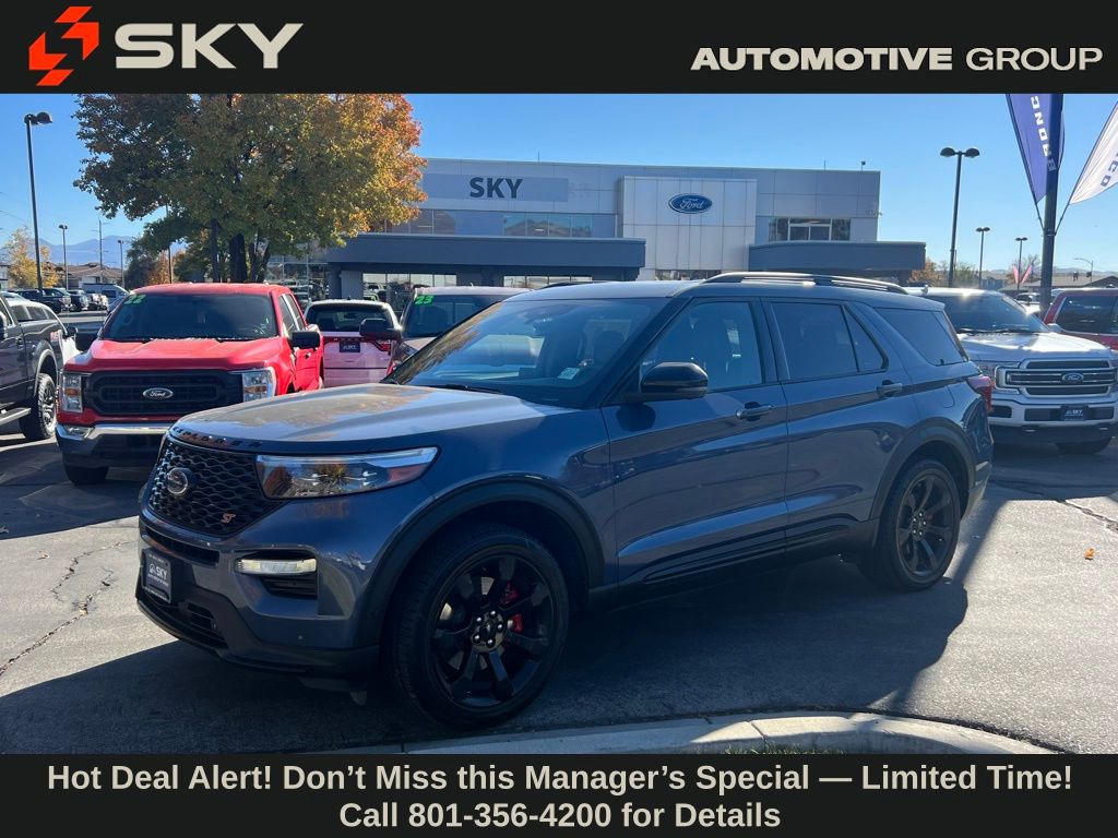2021 Ford Explorer ST's photo