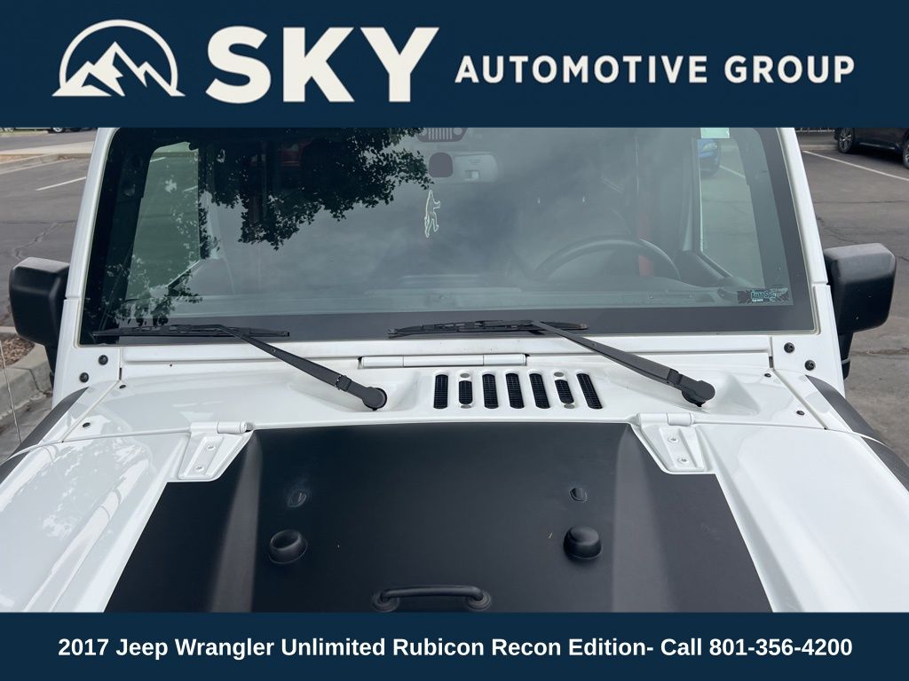 2017 Jeep Wrangler Unlimited Rubicon Recon photo 2