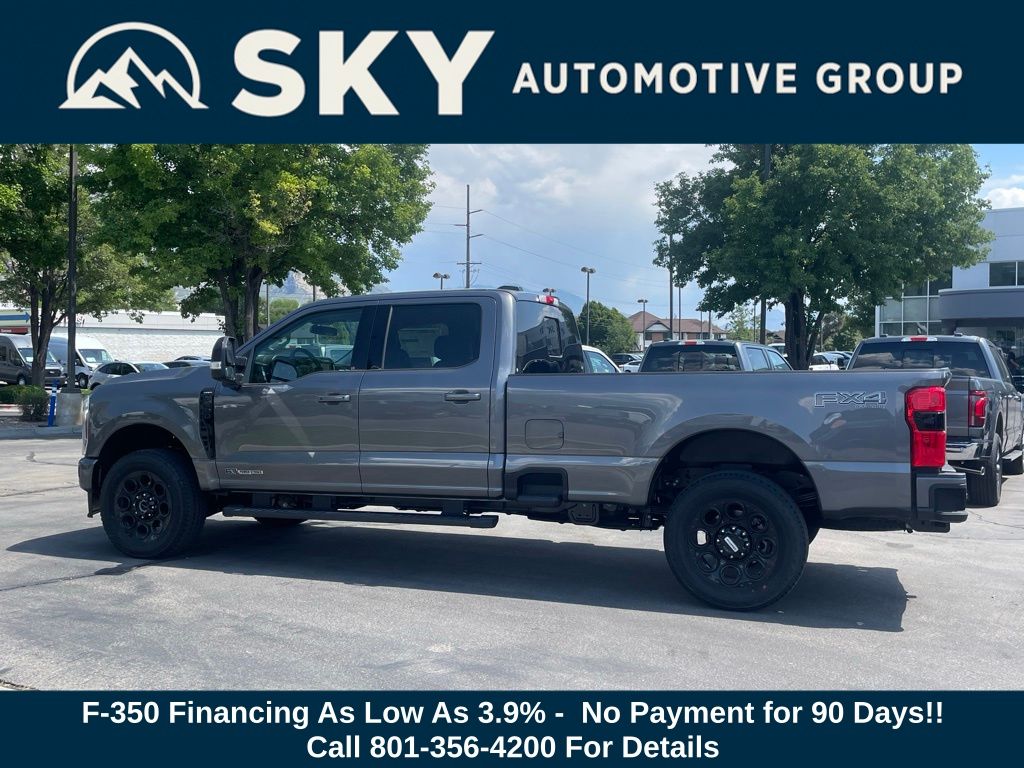 2025 Ford F-350 Lariat photo 3