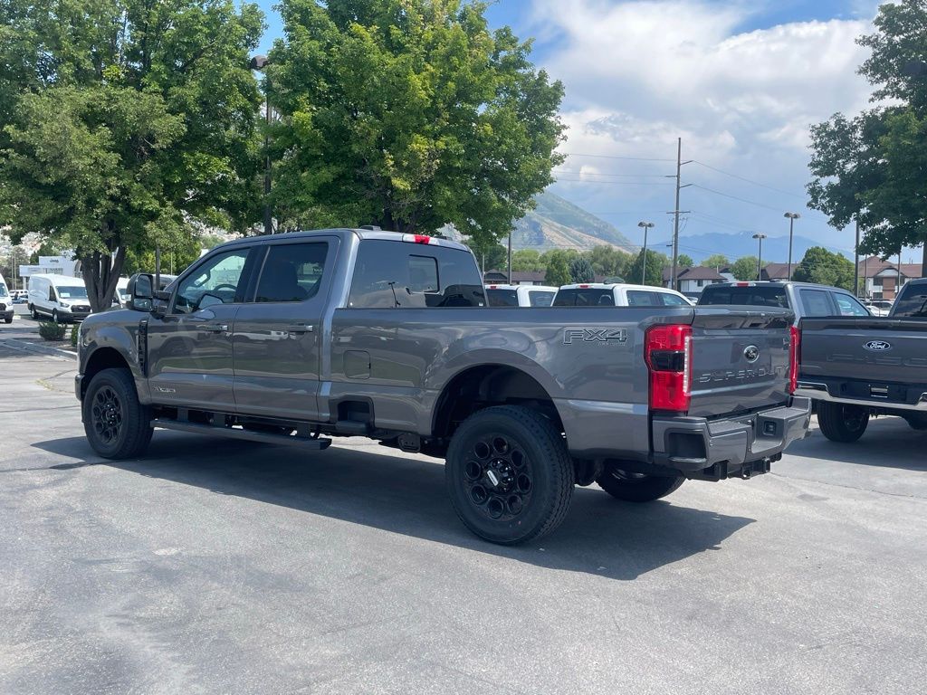2025 Ford F-350 Lariat photo 4