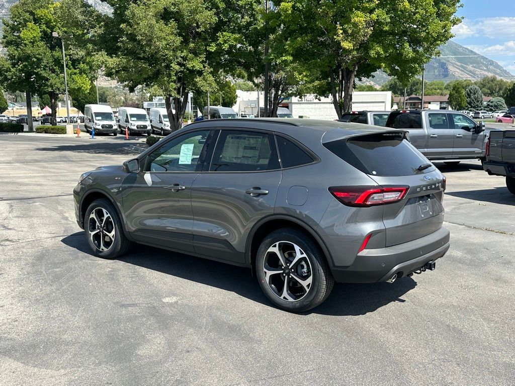 2025 Ford Escape Hybrid ST-Line Select photo 3