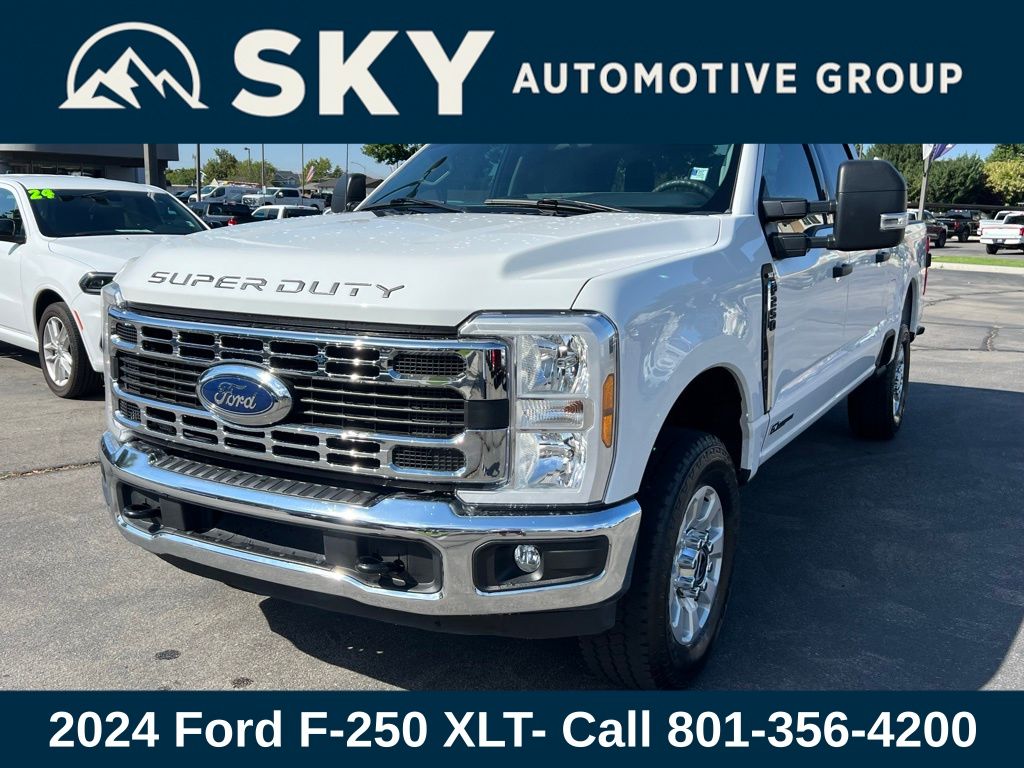 2024 Ford F-250 XLT photo 2