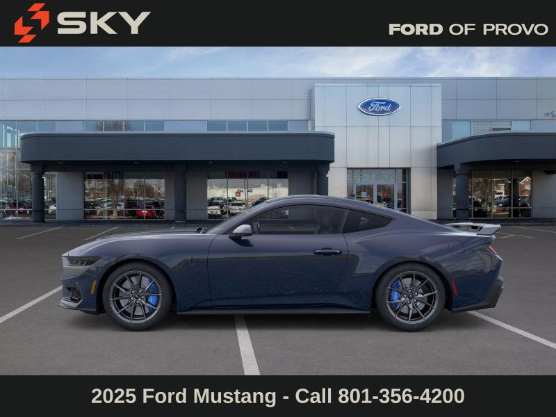 2025 Ford Mustang Dark Horse Deluxe photo 3