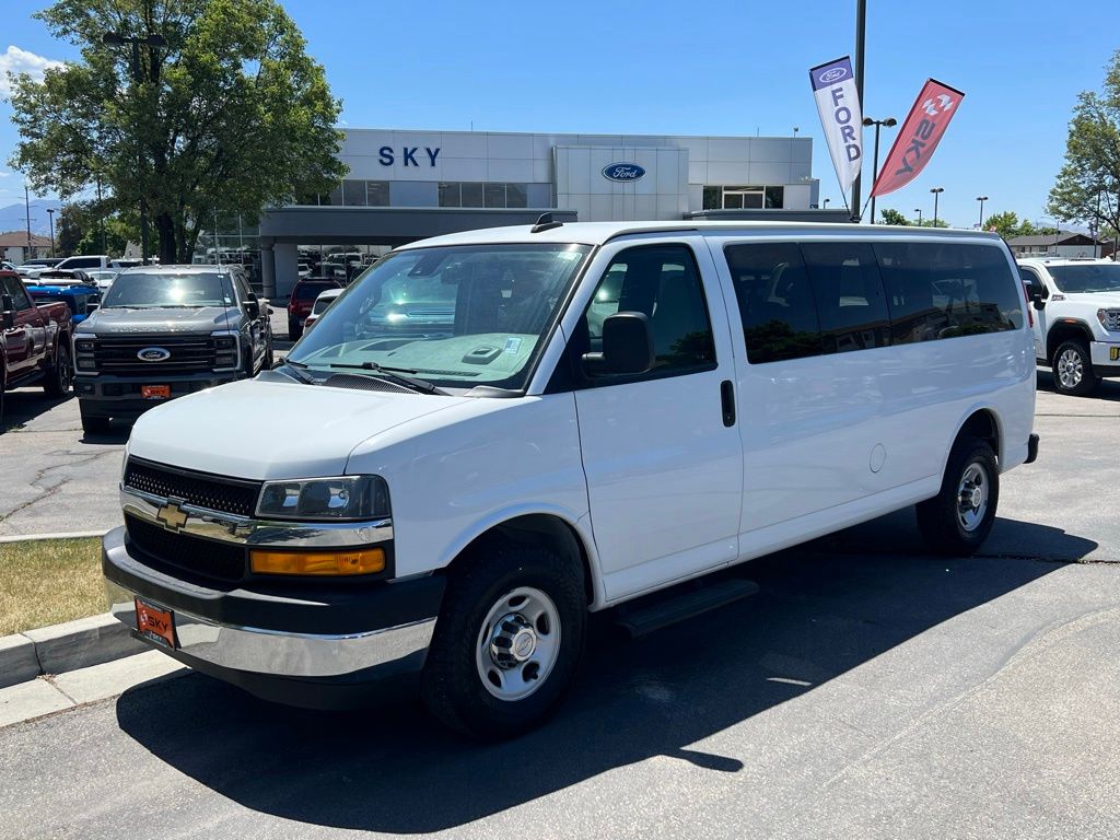 2020 Chevrolet Express 3500 LT Extended's photo