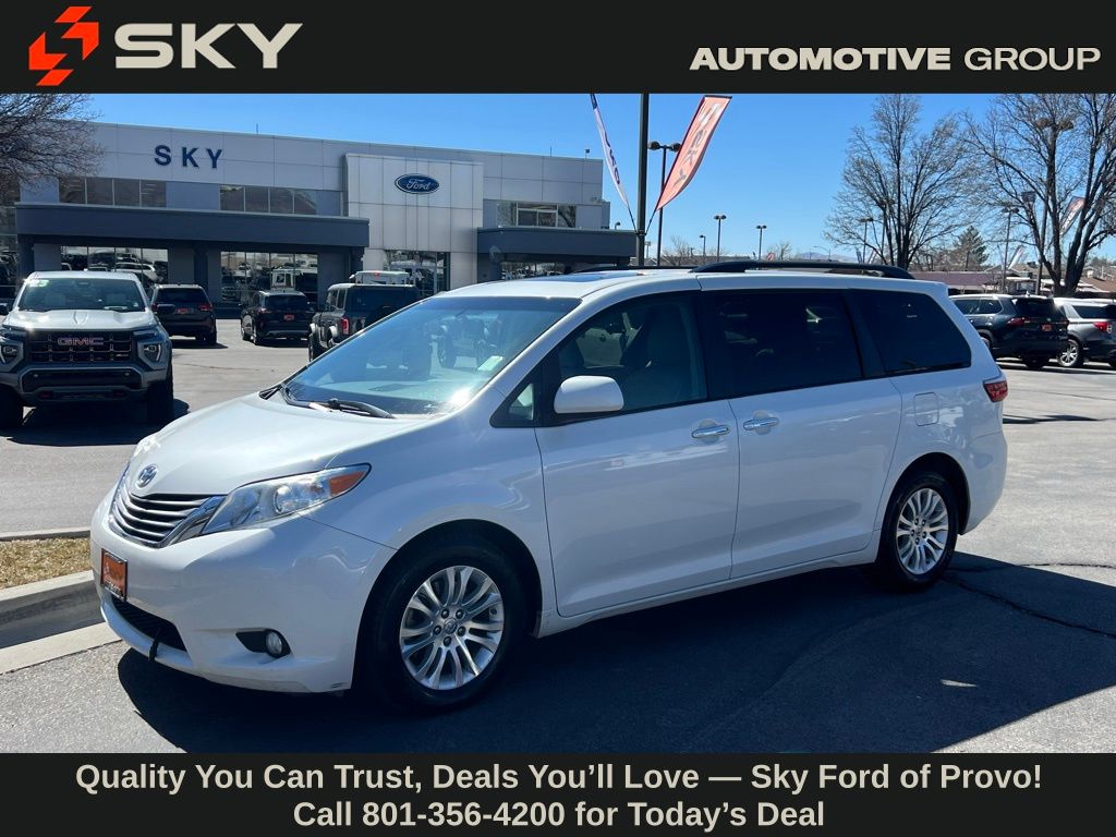 2017 Toyota Sienna XLE