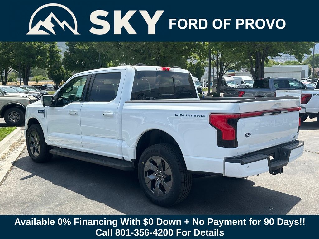2025 Ford F-150 Lightning Lariat photo 2