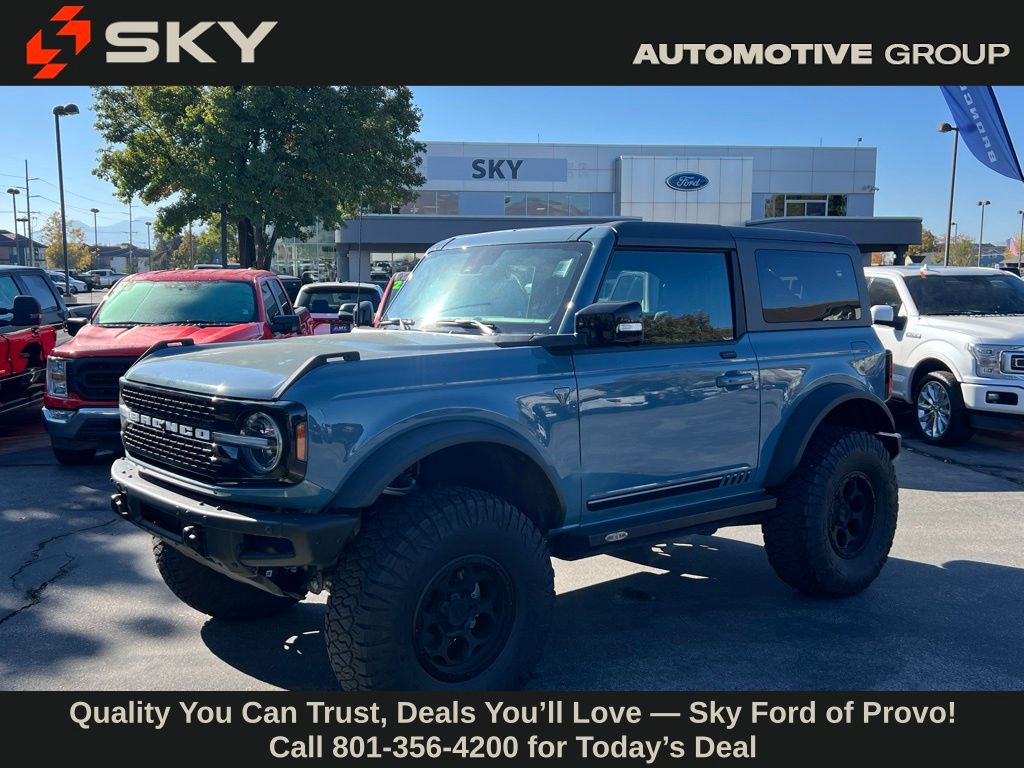 2021 Ford Bronco 2-Door First Edition's photo