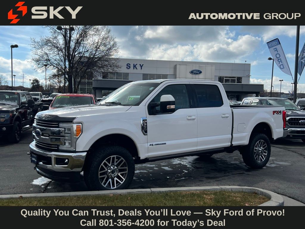 2018 Ford F-350 Super Duty Lariat's photo