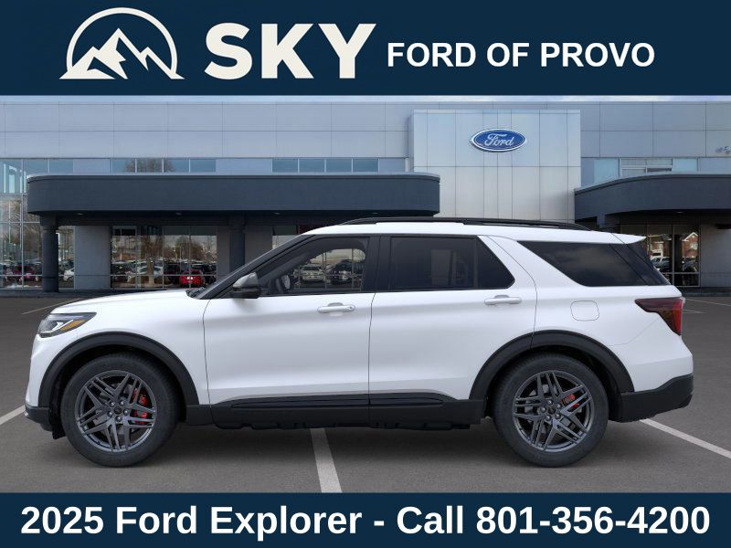 2025 Ford Explorer ST photo 3
