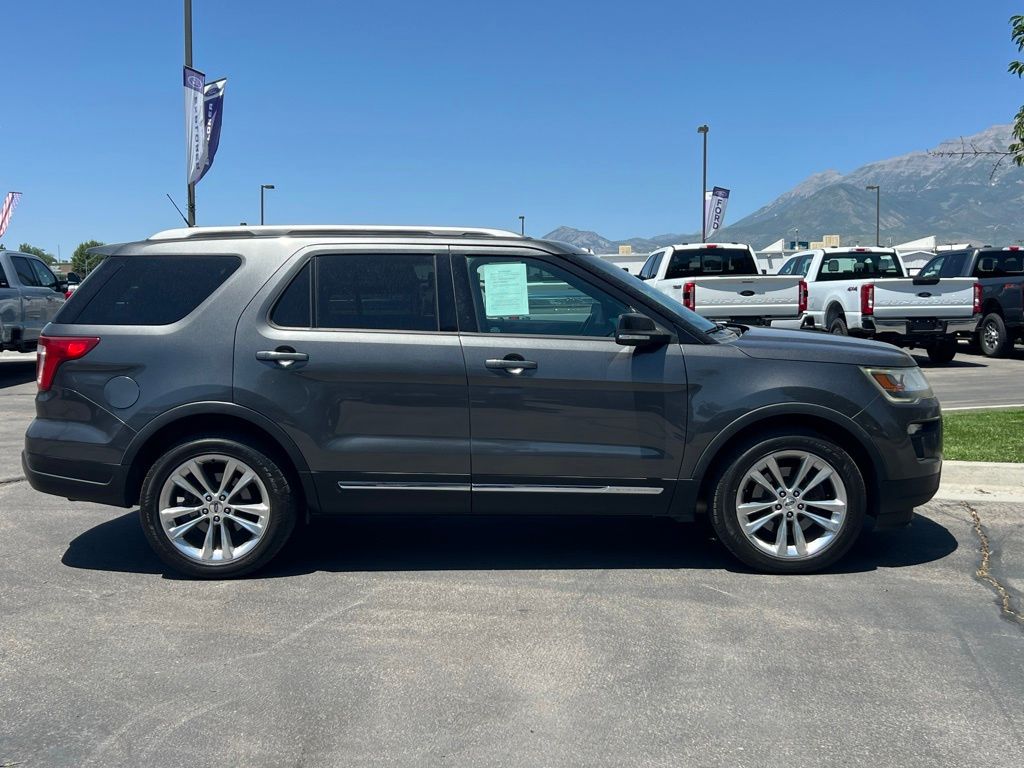 2018 Ford Explorer XLT photo 4