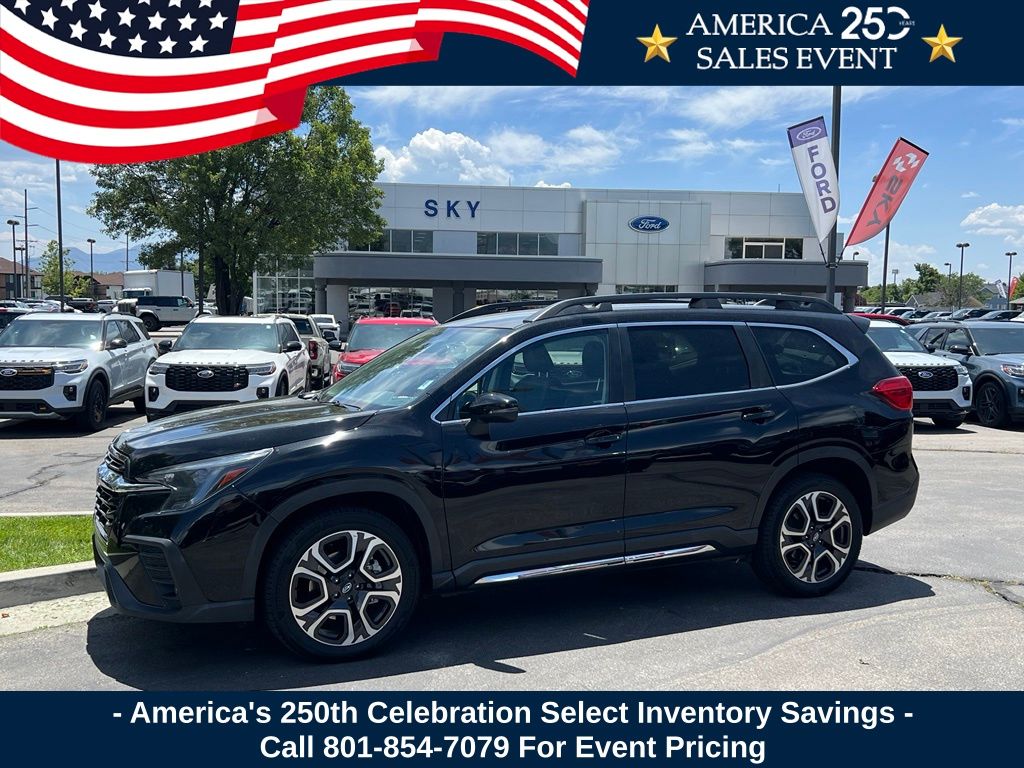 2023 Subaru Ascent Limited 7 Passenger's photo
