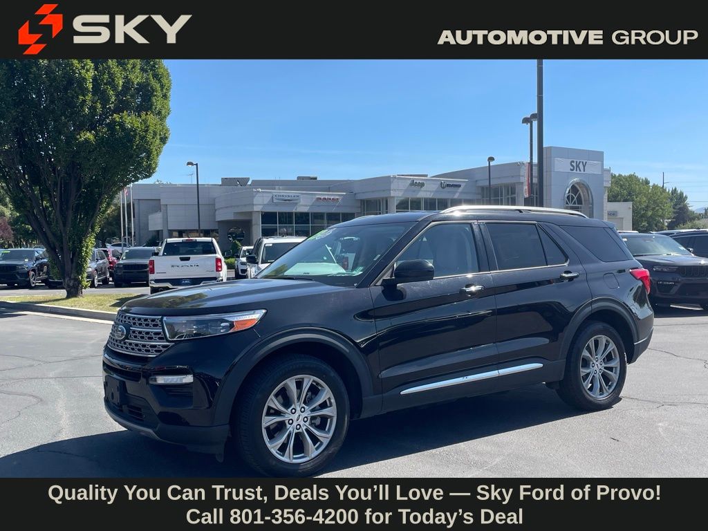 2023 Ford Explorer Limited's photo