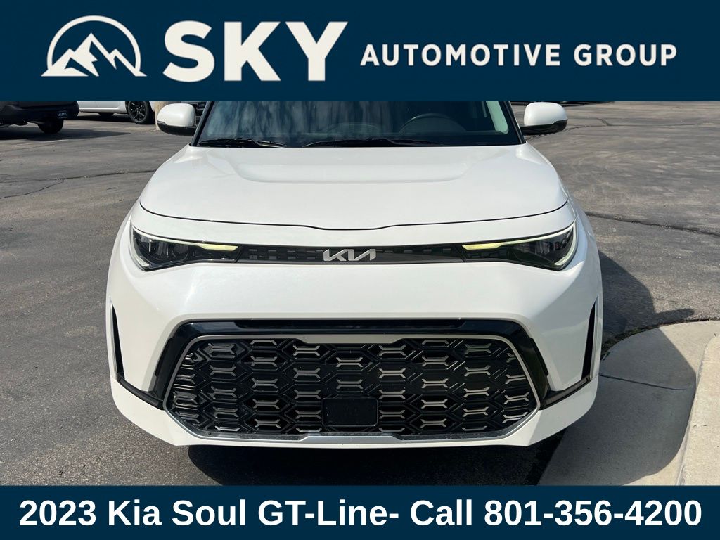 2023 Kia Soul GT-Line photo 3