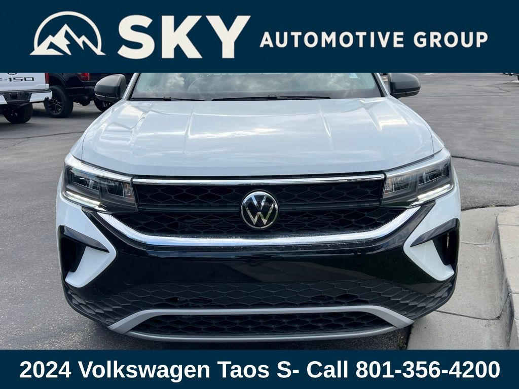 2024 Volkswagen Taos S photo 2