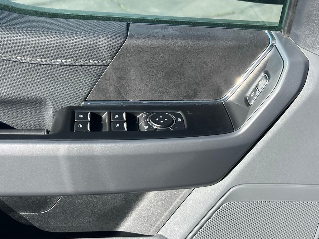 2025 Ford F-150 XLT - Photo 28