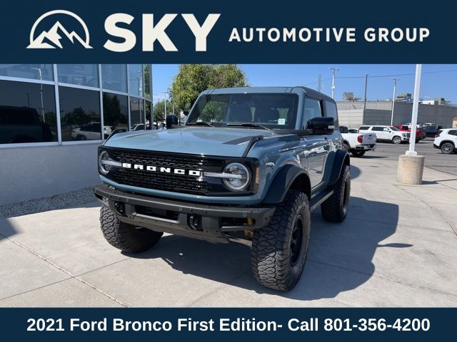 2021 Ford Bronco First Edition photo 2