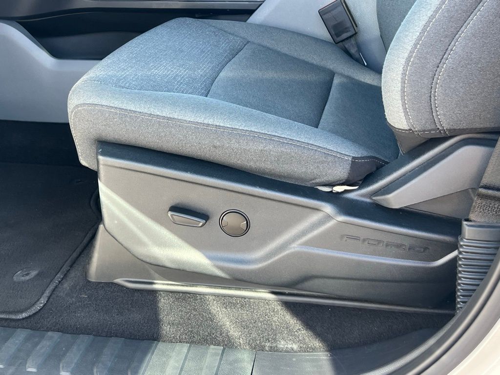 2025 Ford F-150 XLT - Photo 24