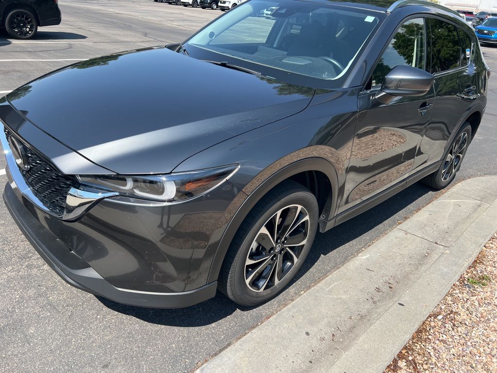 2022 Mazda CX-5 2.5 Premium Plus photo 2