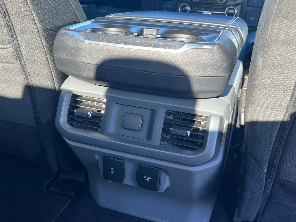 2025 Ford F-150 XLT - Photo 18