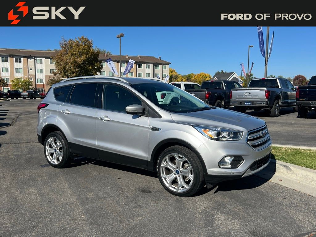 2019 Ford Escape Titanium photo 2