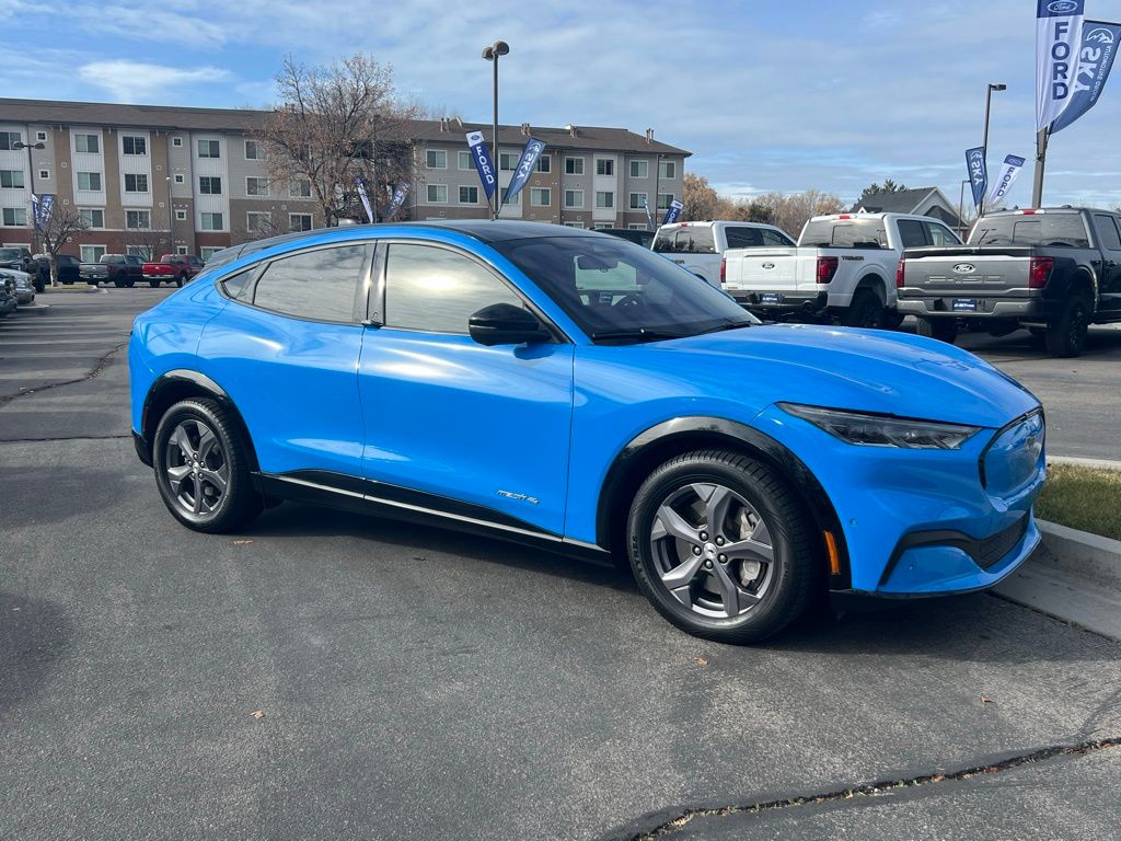 2023 Ford Mustang Mach-E Premium photo 3