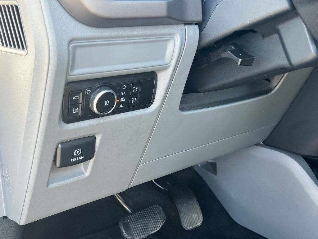 2025 Ford F-150 XLT - Photo 29