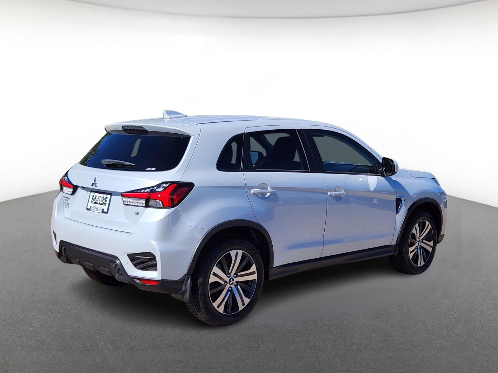 2025 Mitsubishi Outlander Sport SE photo 2
