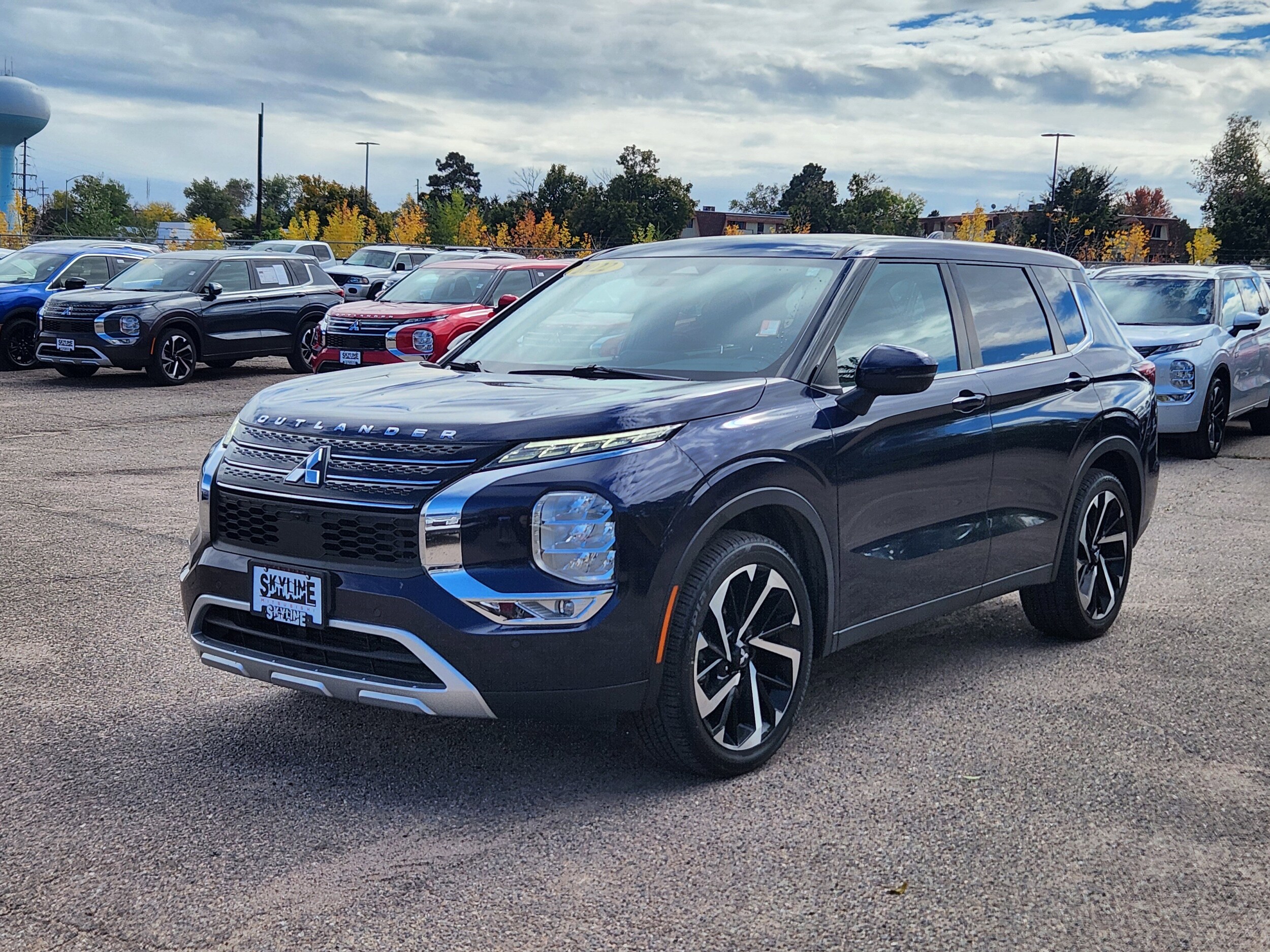 2022 Mitsubishi Outlander SE S-AWC photo 2