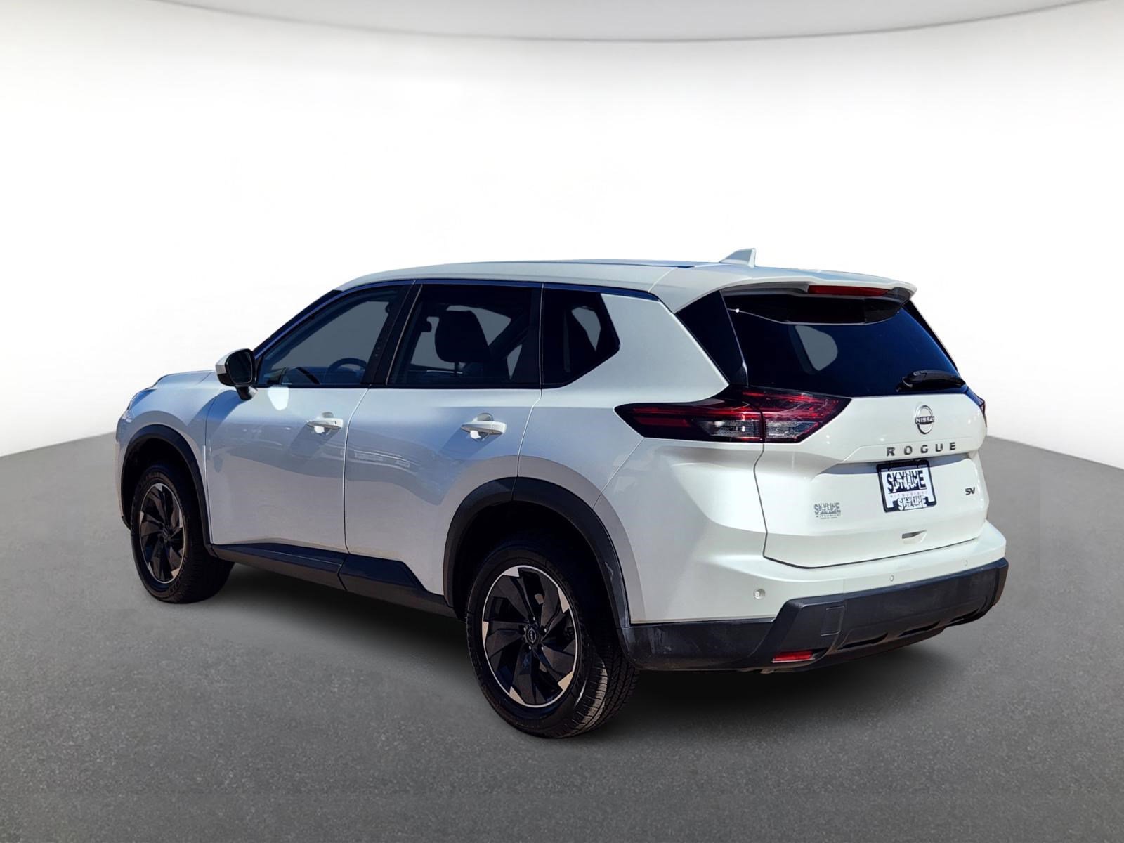 2024 Nissan Rogue SV photo 2