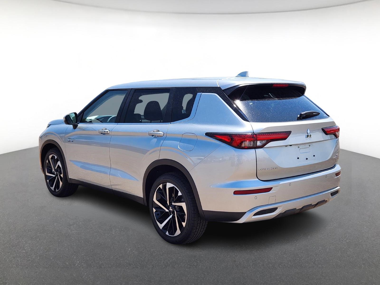 2025 Mitsubishi Outlander PHEV SE S-AWC photo 4