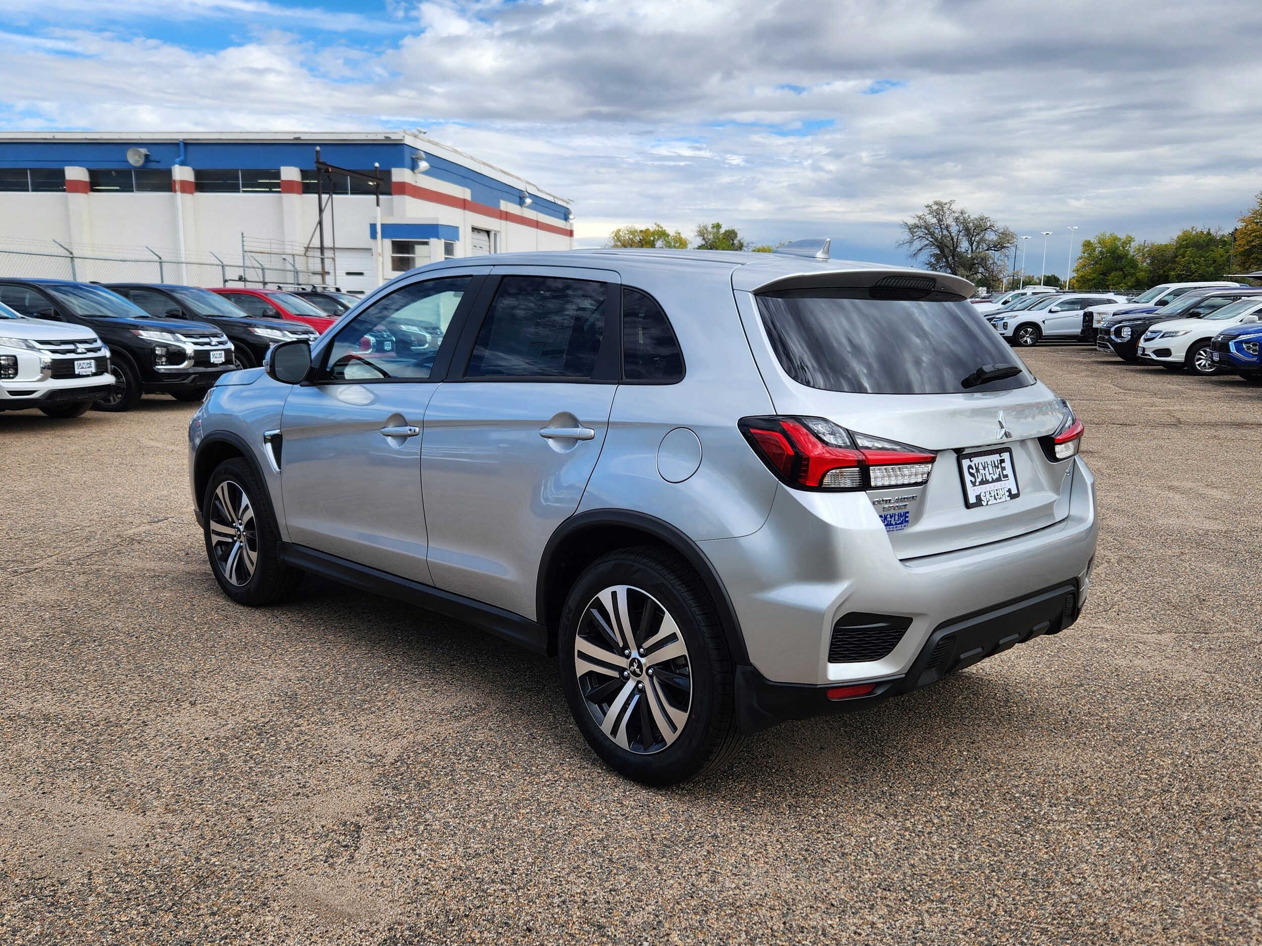 2025 Mitsubishi Outlander Sport SE photo 2