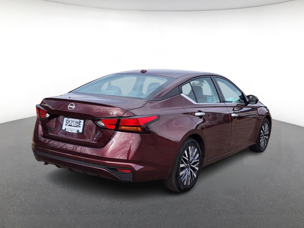 Used 2023 Nissan Altima 2.5 SV Sedan 4dr Car