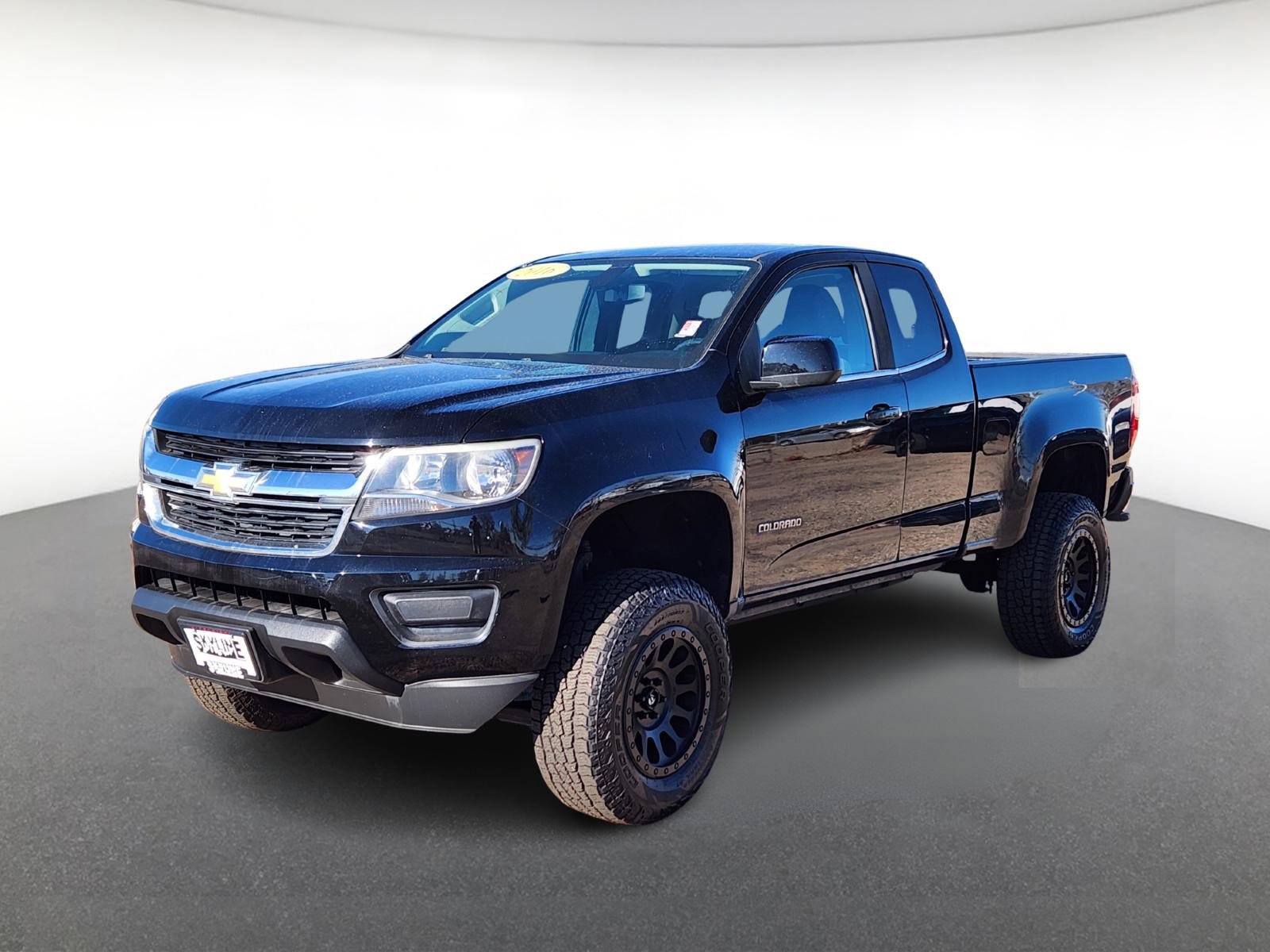 2016 Chevrolet Colorado LT photo 2