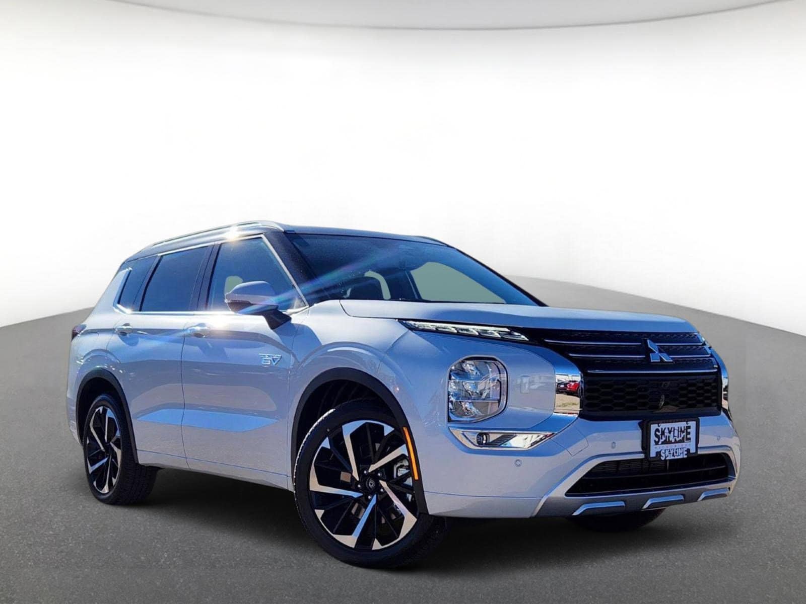 2025 Mitsubishi Outlander SEL's photo