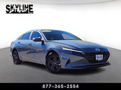 2023 Hyundai Elantra SEL IVT 4dr Car