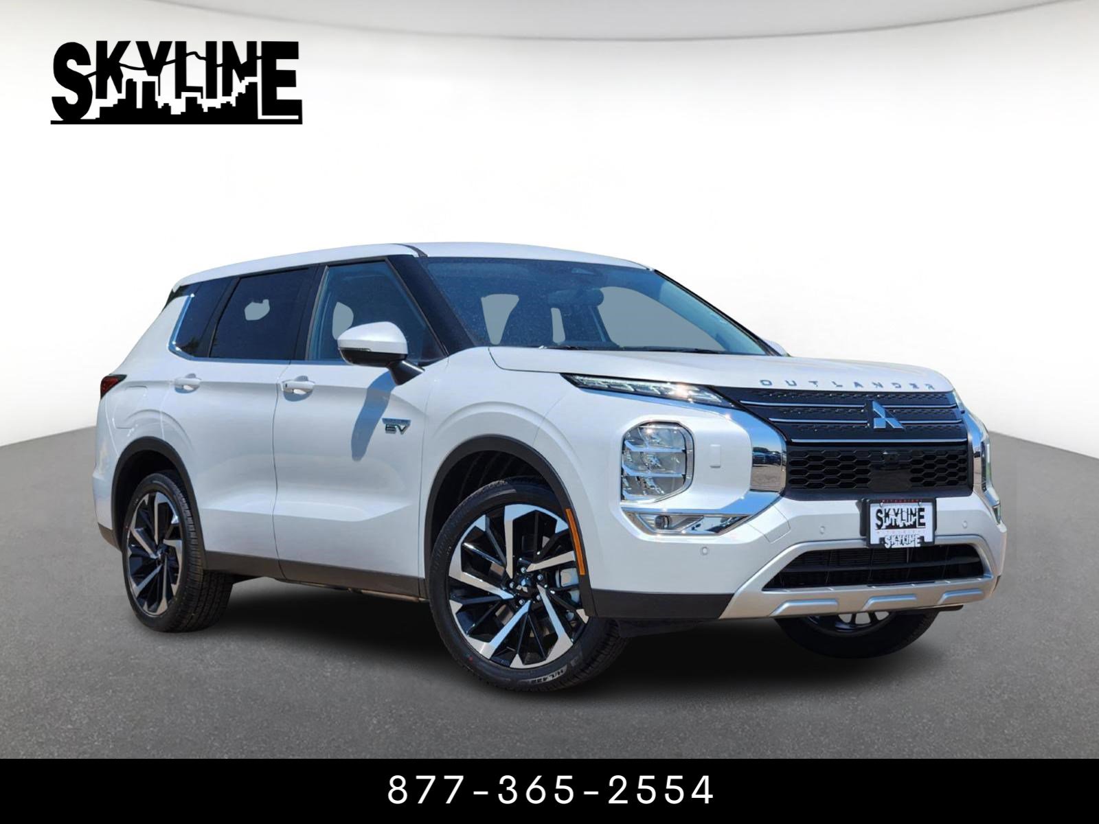 2025 Mitsubishi Outlander Plug-in Hybrid SE's photo