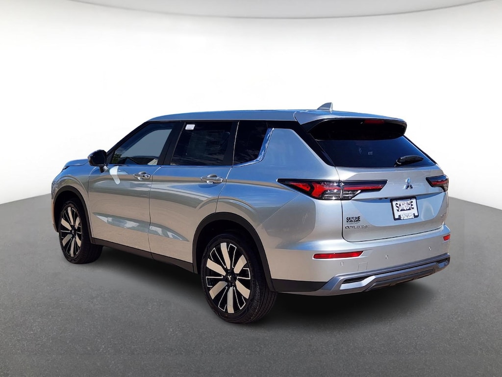 New 2025 Mitsubishi Outlander SE S-AWC SUV