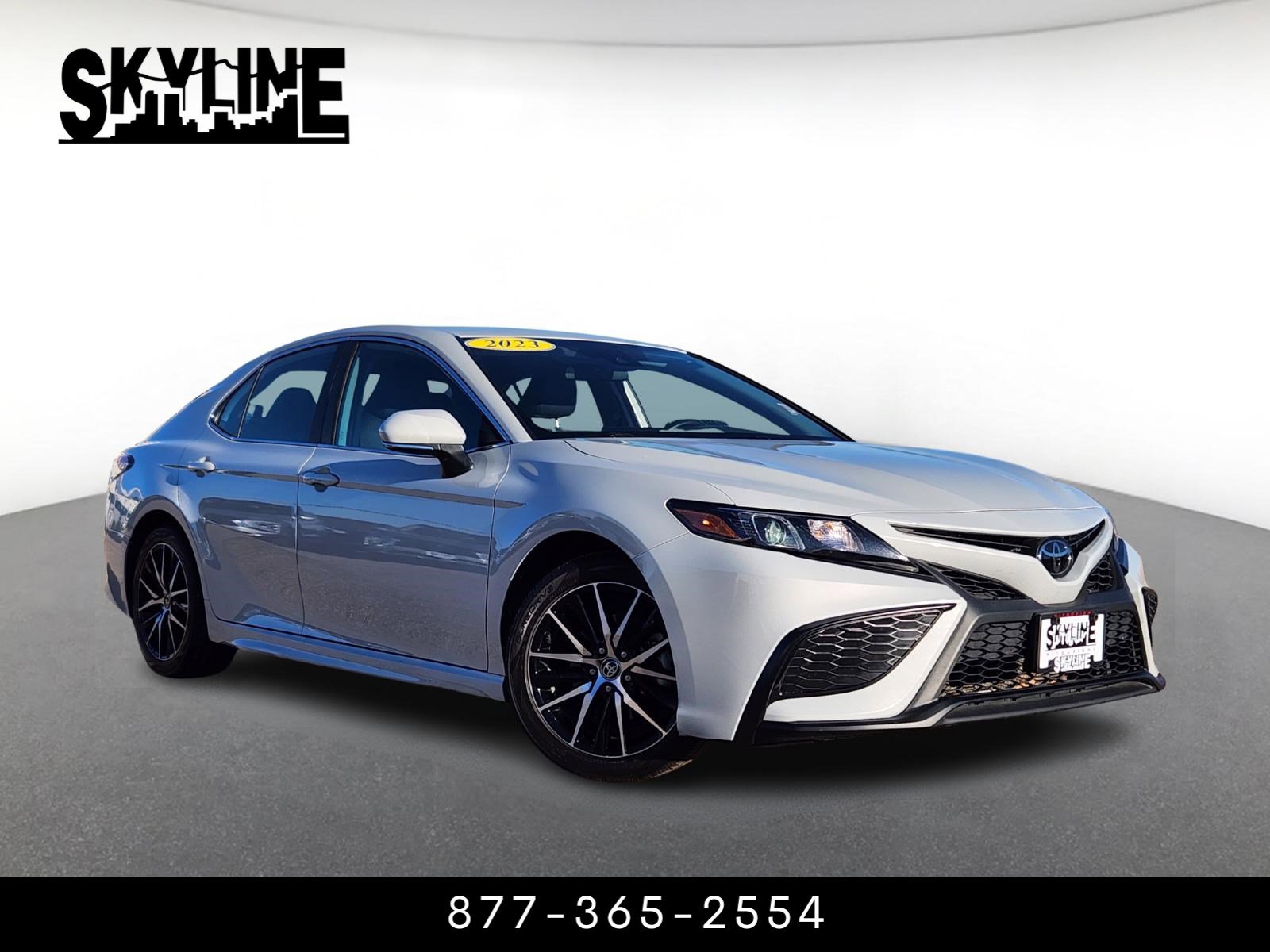 2023 Toyota Camry SE's photo