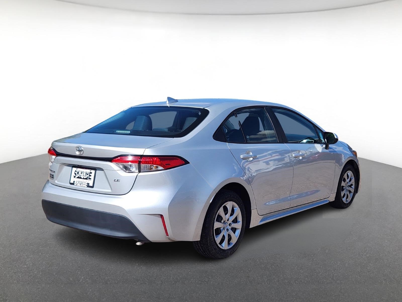 2023 Toyota Corolla LE photo 3