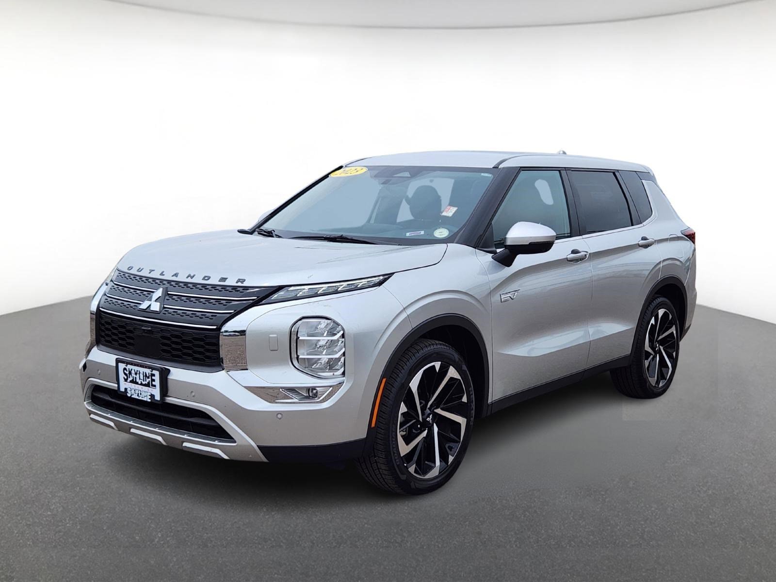 Used 2023 Mitsubishi Outlander Plug-In Hybrid SE with VIN JA4T5UA95PZ040965 for sale in Thornton, CO