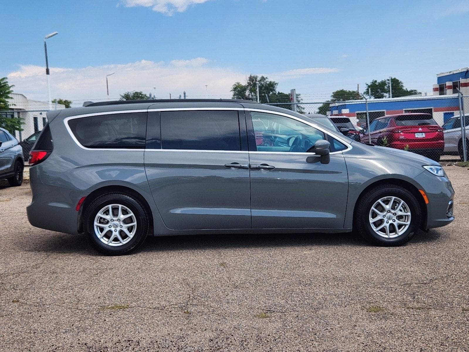 Used 2022 Chrysler Pacifica Touring L with VIN 2C4RC1BG4NR233567 for sale in Thornton, CO